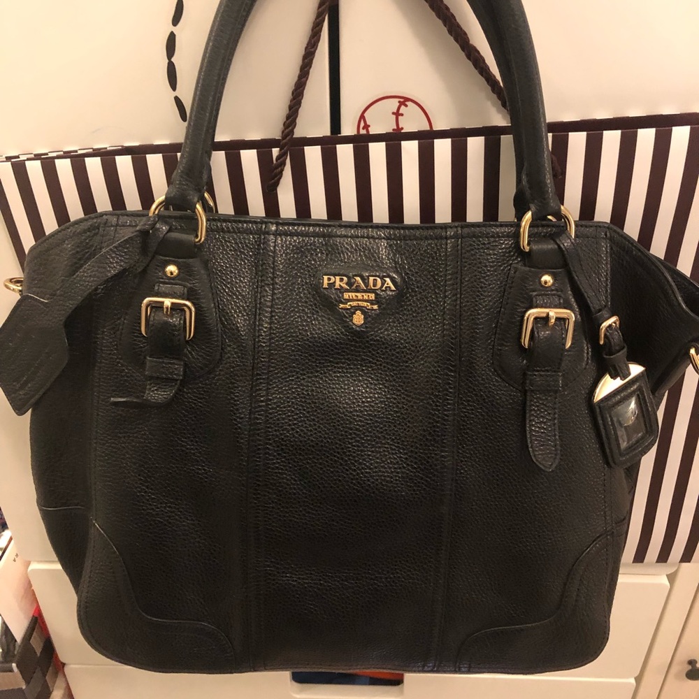 Black tote bag